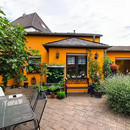 House Felecia - Phantasialand, Therme Euskirchen, Eifel-region * Вайлерсвист