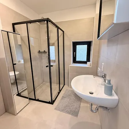 House Felecia - Phantasialand, Therme Euskirchen, Eifel-region Вайлерсвист
